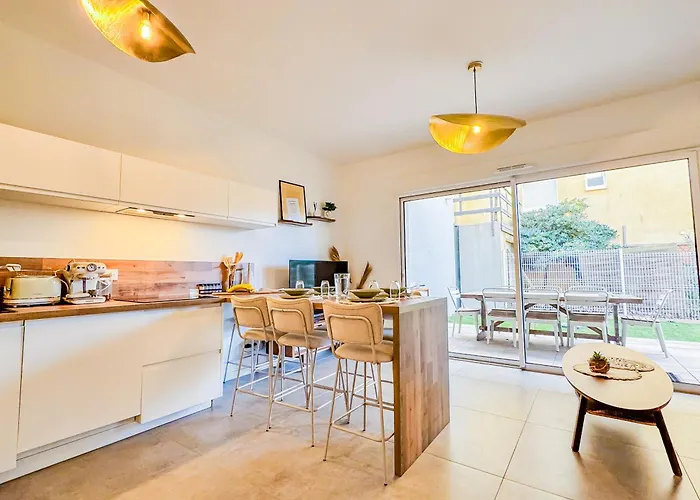 6 Personnes Climatises Proche Marseillan (Herault)